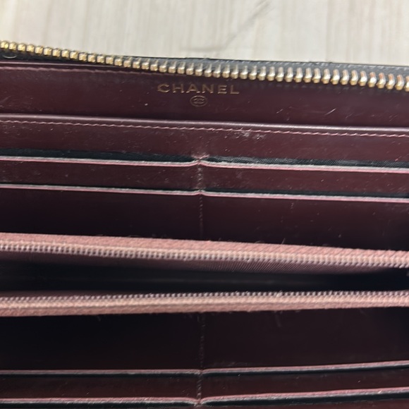 Chanel quilted all around zipper wallet - Picture 5 of 6